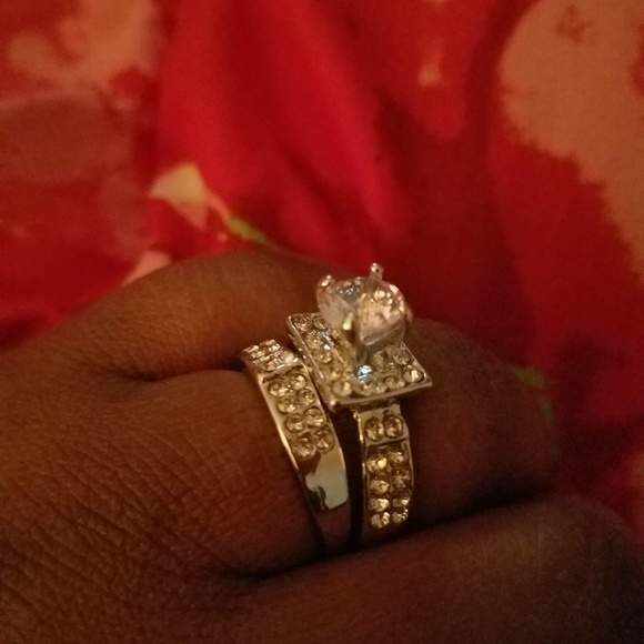 Ring - Picture 2 of 5